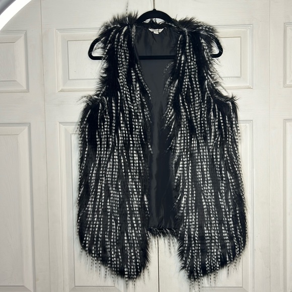 Faux Fur black and white vest. Size small - Picture 1 of 6